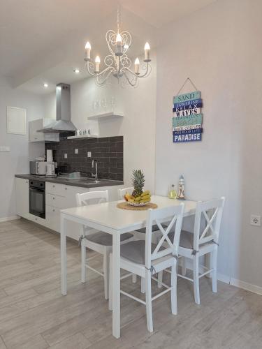 Anamari Apartments
