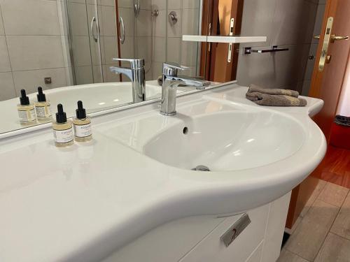 Kúpeľňa v ubytovaní Lucens Domus Appartamento Roma quartiere Trieste - vicino Metro b1 -