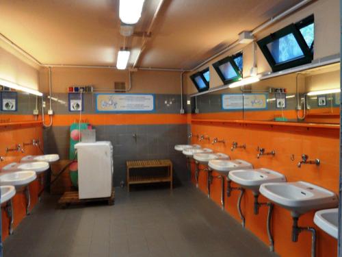 A bathroom at Camping Principina