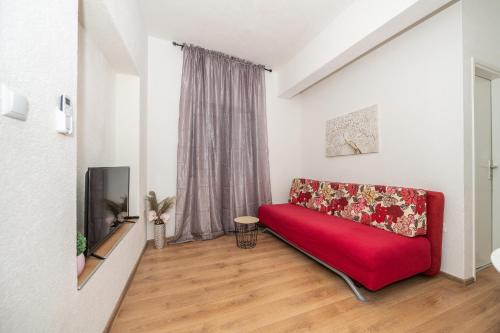 Apartments by the sea Makarska - 21425