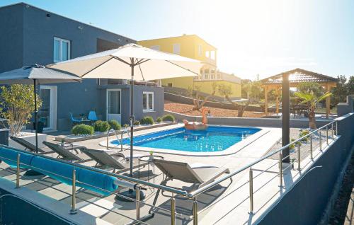 Beautiful Home In Mastrinka