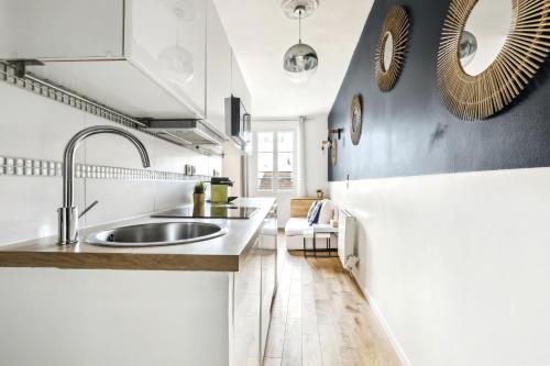 Charming top floor near Montmartre