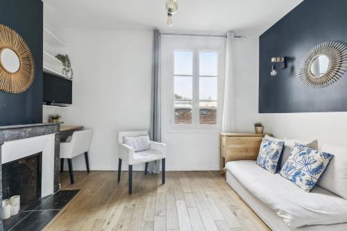 Charming top floor near Montmartre