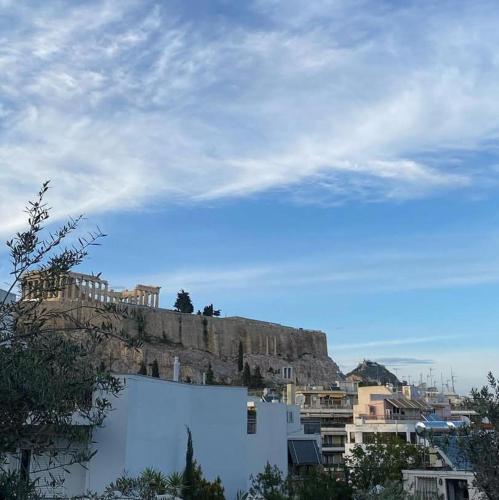Arthome Acropolis