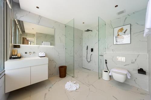Ένα μπάνιο στο Villa The Wave 2 Residence