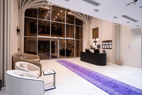 Un lugar para sentarse en فندق كنانة العزيزية من اورفانا