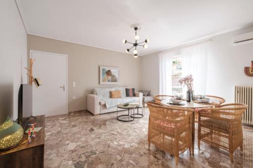 Margarita's Elegant Sunlit Apartment Palamidi View