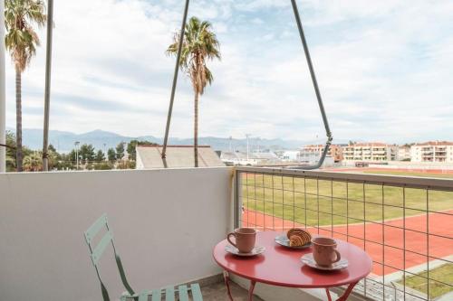 Margarita's Elegant Sunlit Apartment Palamidi View