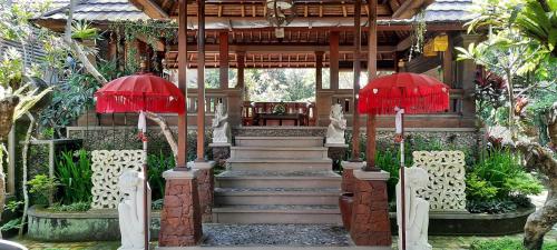 Сад в Nefatari Exclusive Villas