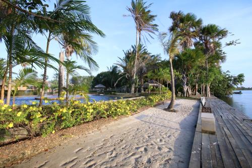 Porto Preguiças Resort — Beach