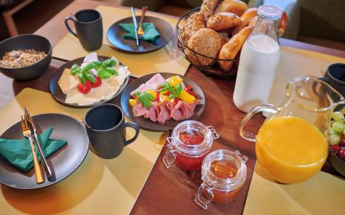 Đồ ăn tại/gần căn hộ