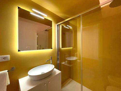a bathroom with a sink and a mirror at Casa Federica alloggi turistici in Isola del Liri