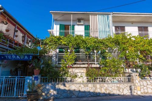 Apartment in Selce 46009