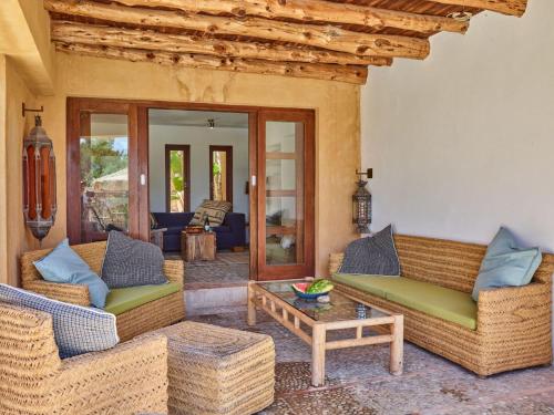 Zona de estar de Cozy three bedroom villa with Es Vedra views!
