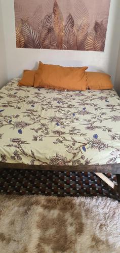 Postel nebo postele na pokoji v ubytování Jea's Room Rental