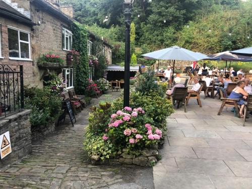 Κήπος έξω από το The Lamb Inn