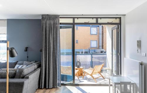 Χώρος καθιστικού στο Gorgeous Apartment In Bergen Aan Zee