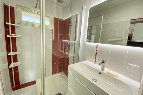 Ένα μπάνιο στο 06BH - Beautiful seafront studio