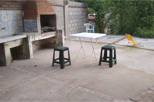 alquilar Casa familiar con gran terreno. en Villa Gesell