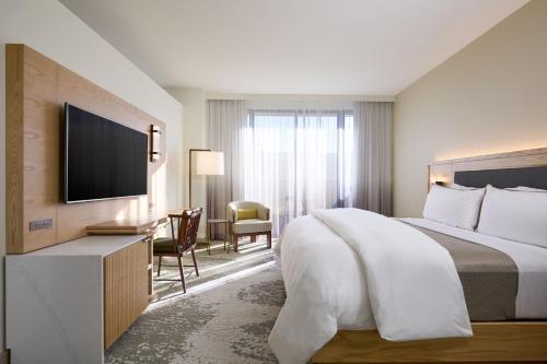 Letto o letti in una camera di The Westin Los Angeles Airport