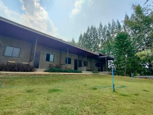Κήπος έξω από το Moon Loft (มูน ลอฟท์) - บ้านเพื่อน เขาใหญ่ ที่พัก อาหารและเครื่องดื่ม