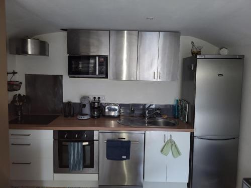 Photo de la galerie de l'établissement Appartement de charme et jardin, à Bihorel