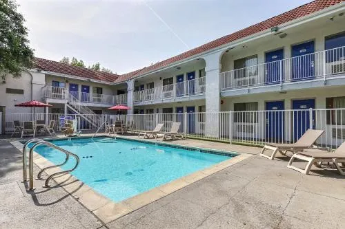 Motel 6-Pinole, CA in Vallejo