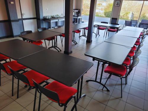 Εστιατόριο ή άλλο μέρος για φαγητό στο Hotel Restaurant Les Chataigniers