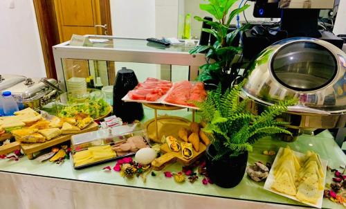 a buffet of food on top of a table at RESIDENCE FABY 1 in Dakar