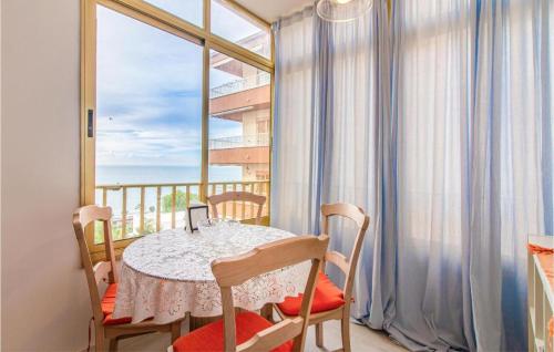 SEA VIEW, walking distance! Refurbished 2 bed, modern. 20 min. from Alicante Airport