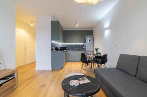 Dapur atau dapur kecil di Olive Tree Apartment - Klimatyzacja - Air conditioning-self-check-in