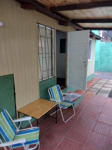 Casita céntrica con estacionamiento