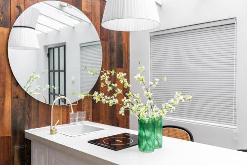 Φωτογραφία από το άλμπουμ του Molly Homestay - Nanjing West Road Jing'an Temple Townhouse near subway σε Σαγκάη