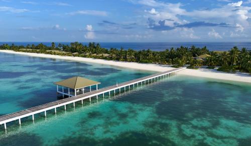 Bazén v ubytování South Palm Resort Maldives with First-ever floating Spa nebo v jeho okolí