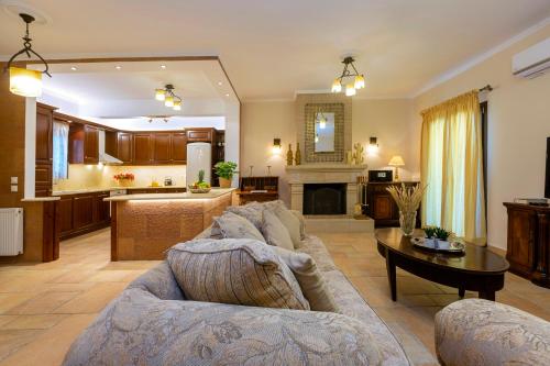 Solaris Methea Deluxe Suites