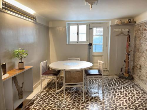 Casa Mushidora: Art Retro Chic Luxury Apartment