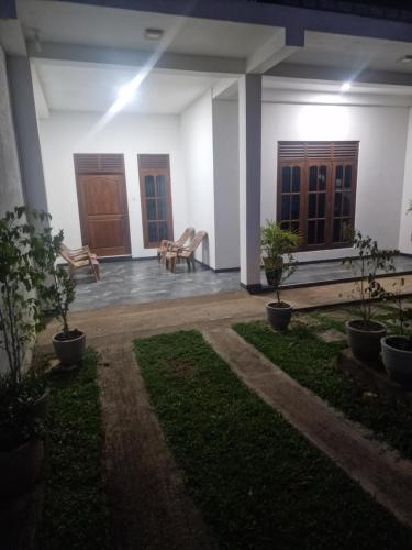 Gallery image of 2 Bed AC Villa - Coconut Beach - SUPER FAST WIFI in Midigama