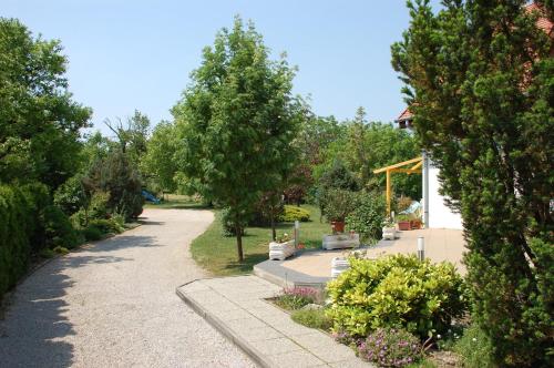 Fotografie z fotogalerie ubytování Emil porta v destinaci Balatongyörök