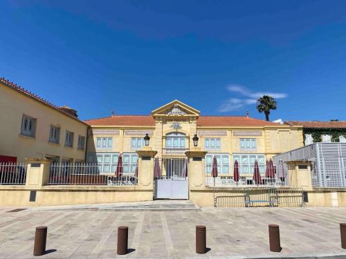 Photo de la galerie de l'établissement Joli T3 neuf, Clim, 2 chambres ,vue panoramique., à La Ciotat