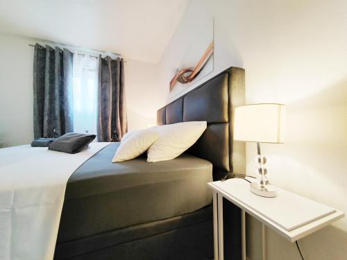 Residence Toni - Private Parking, Steps to the Beach, Fast Wi-Fi