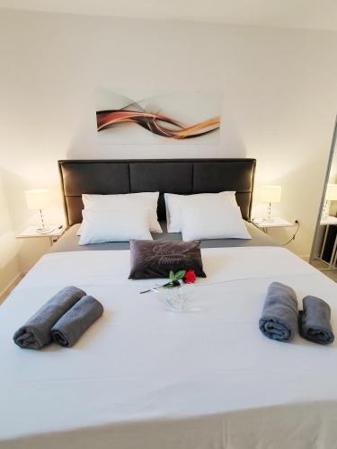 Residence Toni - Private Parking, Steps to the Beach, Fast Wi-Fi