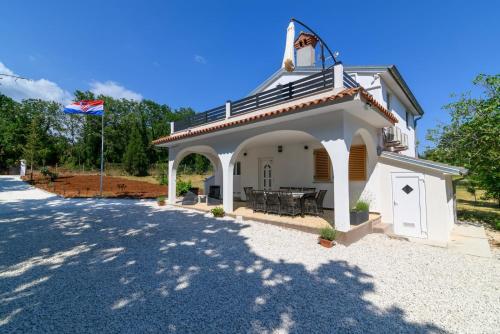 Holiday apartment in Medulin with terrace, air conditioning, WiFi, washing machine 5158-3