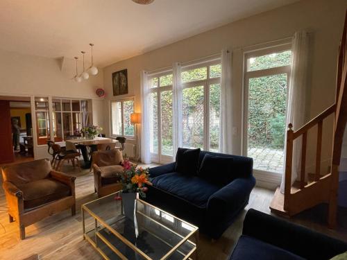 Large house near Paris, ideal OG