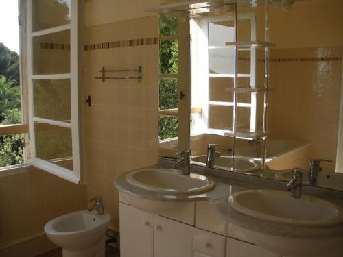 Koupelna v ubytování Grande villa aux Issambres 500m de la plage