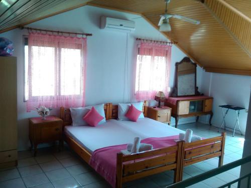 Gallery image of House Mantesos in Kinira