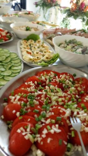 Makanan di atau berdekatan hotel