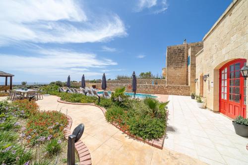 Κήπος έξω από το Gaia Holiday Home