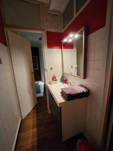 Ένα ή περισσότερα κρεβάτια σε δωμάτιο στο La chambre d'Antoine