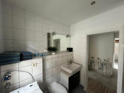 Gästehaus im Erzgebirge tesisinde bir banyo