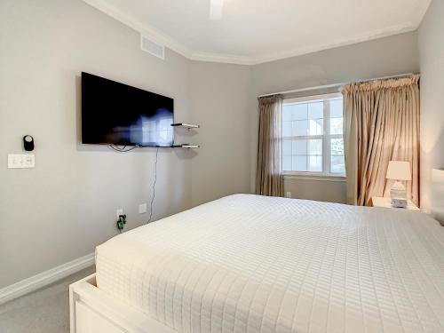 MINUTES FROM DISNEY 3bed 3bath Poolside at LUXURIOUS RESORT photo 53